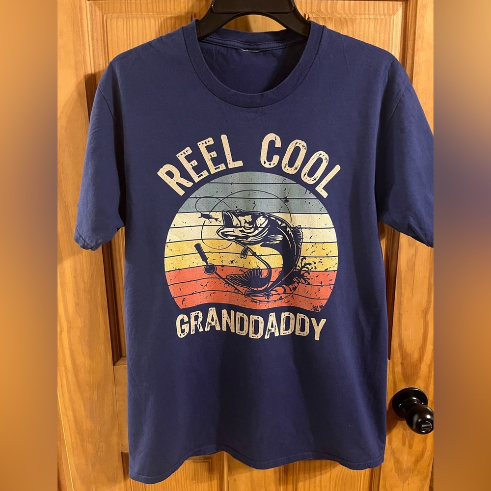 Men’s Reel Cool Granddaddy T-Shirt Size Medium Navy Blue